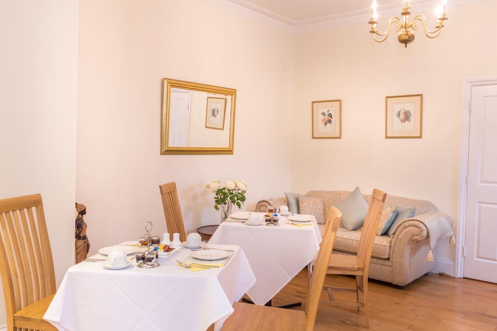 Villiers Lodge Surbiton Buitenkant foto