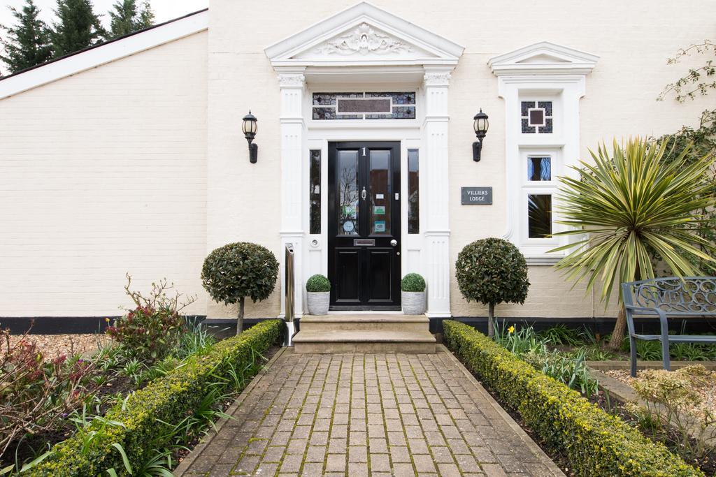 Villiers Lodge Surbiton Buitenkant foto