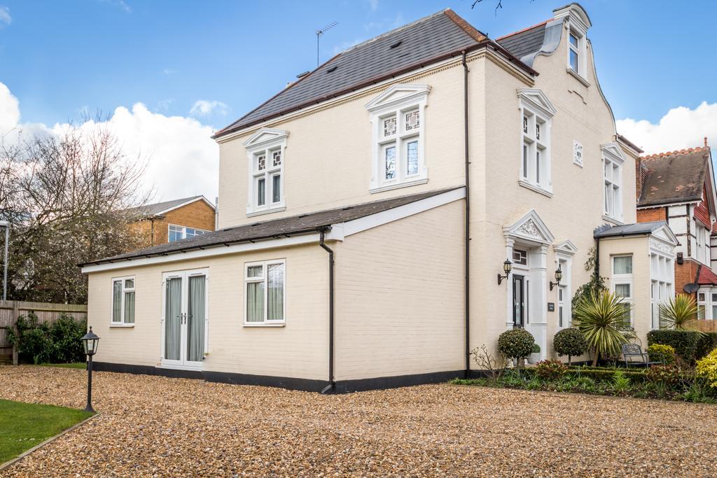 Villiers Lodge Surbiton Buitenkant foto
